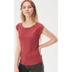 T-shirt z nadrukiem allover - Fioletowy. Fioletowe t-shirty damskie Sinsay, s, z nadrukiem, bez kołnierzyka. W wyprzedaży za 9,99 zł.