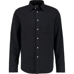 Rag & bone STANDARD ISSUE BEACH Koszula black. Czarne koszule męskie marki rag & bone, m, bez wzorów, z bawełny, bez kołnierzyka, bez rękawów. Za 609,00 zł.