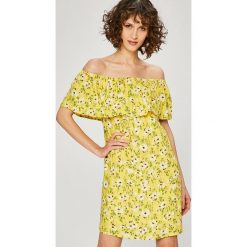 Vero Moda - Sukienka. Czerwone sukienki damskie dzianinowe marki Vero Moda, na co dzień, s, casualowe, mini, proste. W wyprzedaży za 99,90 zł.