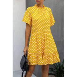 Sukienka KASIDI YELLOW. Żółte sukienki damskie IVET, na co dzień, na lato, bez wzorów, bez kołnierzyka, z krótkim rękawem, krótkie, mini. W wyprzedaży za 99,00 zł.