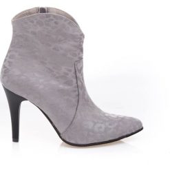 Botki na szpilce - skóra naturalna - model 435 - kolor szary cętki. Szare botki damskie Zapato, z jeansu, eleganckie, na wysokim obcasie. W wyprzedaży za 299,25 zł.