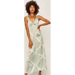Pepe Jeans - Sukienka Claudia. Sukienki damskie Pepe Jeans, na co dzień, s, bez wzorów, z poliesteru, casualowe, bez kołnierzyka, bez rękawów, midi, proste. W wyprzedaży za 299,90 zł.