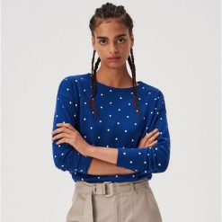 Lekki sweter w groszki - Niebieski. Niebieskie swetry damskie Sinsay, s, w grochy, bez rękawów, bez kaptura. W wyprzedaży za 39,99 zł.