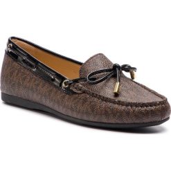 Mokasyny MICHAEL MICHAEL KORS - Sutton Moc 40R9STFR4B Brown/Blk. Pomarańczowe mokasyny damskie MICHAEL Michael Kors, na imprezę, bez wzorów, ze skóry ekologicznej, klasyczne, bez obcasa, na płaskiej podeszwie, bez zapięcia. Za 549,00 zł.