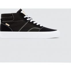 Czarne botki sportowe teen. Czarne botki męskie Pull&Bear, bez zapięcia. Za 139,00 zł.