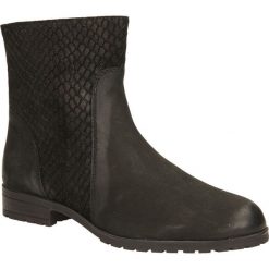 BOTKI CAPRICE 9-25340-23. Czarne botki damskie Caprice, bez obcasa, bez zapięcia. Za 199,99 zł.