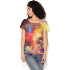 Colour Pleasure Koszulka damska CP-034 249 żółto-pomarańczowo-czerwono-niebieska r. XL-XXL. Brązowe bluzki damskie marki Colour pleasure, xl. Za 70,35 zł.