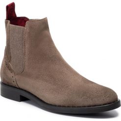 Sztyblety MARC O'POLO - 907 14895001 300 Taupe 717. Pomarańczowe kozaki damskie Marc O'Polo, ze skóry, bez obcasa, bez zapięcia. W wyprzedaży za 389,00 zł.