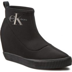 Botki CALVIN KLEIN JEANS - Ryo R3546 Black. Czarne botki damskie na obcasie Calvin Klein Jeans, z gumy. W wyprzedaży za 349,00 zł.