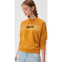 Bluza z hasłem - Żółty. Żółte bluzy damskie Sinsay, s, bez wzorów, bez rękawów, bez kaptura. Za 39,99 zł.