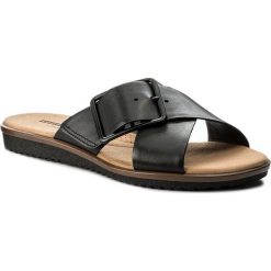 Klapki CLARKS - Kele Heather 261335774 Black Leather. Czarne klapki damskie Clarks, bez wzorów, ze skóry, bez obcasa. W wyprzedaży za 189,00 zł.
