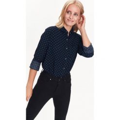 KOSZULA DAMSKA SLIM FIT W KROPKI DŁUGI RĘKAW. Szare koszule damskie Top Secret, na co dzień, na zimę, bez wzorów, z bawełny, eleganckie, z koszulowym kołnierzykiem, z długim rękawem. W wyprzedaży za 39,99 zł.
