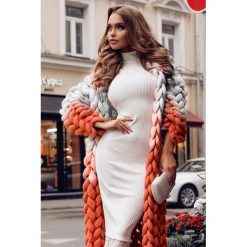 Sweter COLORA ORANGE. Pomarańczowe swetry damskie Sweter COLORA ORANGE, uniwersalny, bez wzorów, bez rękawów, bez kaptura. W wyprzedaży za 149,00 zł.