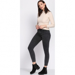 Szare Jeansy Blended Family. Brązowe jeansy damskie marki Born2be, z materiału, na obcasie. Za 79,99 zł.