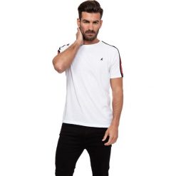 T-shirt w kolorze białym. Białe t-shirty męskie Lonsdale, Kangol, s, z haftami, z bawełny, z okrągłym kołnierzem. W wyprzedaży za 39,95 zł.