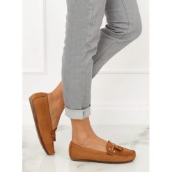 Mokasyny damskie camel LACRUZ. Brązowe mokasyny damskie FunKee.pl, z zamszu, eleganckie. Za 100,99 zł.