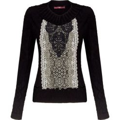 Sweter HIGH OPULENT Czarny. Czarne swetry damskie marki High, w koronkowe wzory, z tkaniny, z krótkim rękawem, krótkie, bez kaptura. W wyprzedaży za 1080,00 zł.