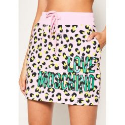 Spódnica mini LOVE MOSCHINO W139006E 2138. Różowe spódniczki damskie Love Moschino, bez wzorów, z elastanu, mini. Za 739,00 zł.