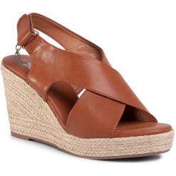 Espadryle XTI - 34267 Camel. Pomarańczowe espadryle damskie Xti, bez wzorów, ze skóry ekologicznej, bez obcasa, na obcasie. W wyprzedaży za 179,00 zł.