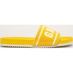 Gant - Klapki Plagepool. Żółte klapki damskie GANT, bez wzorów, z gumy, bez obcasa, na obcasie. Za 179,90 zł.