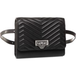 Saszetka nerka EMPORIO ARMANI - Y3E159 YFN8J 80001 Black. Czarne nerki damskie Emporio Armani, bez wzorów, ze skóry ekologicznej, bez dodatków. W wyprzedaży za 519,00 zł.