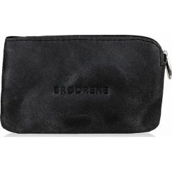 Skórzane etui na klucze BRODRENE K01 czarne - Czarny. Czarne etui męskie Brødrene, ze skóry. Za 29,99 zł.
