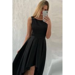 Sukienka MADISON BLACK. Czarne sukienki damskie Sukienka MADISON BLACK, s, bez wzorów, bez kołnierzyka, bez rękawów, długie. W wyprzedaży za 119,00 zł.