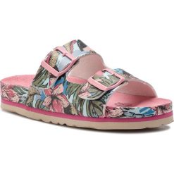 Klapki PEPE JEANS - Bio Tropic PGS90132 Factory Pink 327. Różowe klapki damskie Pepe Jeans, bez wzorów, z jeansu, bez obcasa. W wyprzedaży za 159,00 zł.