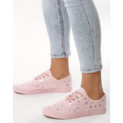 Różowe Tenisówki Lightheartedness. Różowe trampki i tenisówki damskie Multu, bez wzorów, bez zapięcia. Za 44,99 zł.