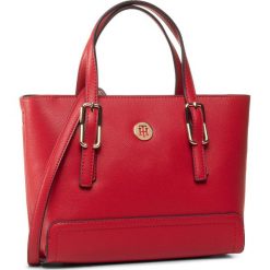 Torebka TOMMY HILFIGER - Honey Small Tote AW0AW07932 XAF. Czerwone torebki klasyczne damskie TOMMY HILFIGER, bez wzorów, ze skóry ekologicznej, eleganckie, na ramię, bez dodatków. Za 649,00 zł.