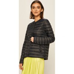 Tommy Hilfiger - Kurtka puchowa. Niebieskie kurtki damskie TOMMY HILFIGER, s, bez wzorów, z materiału, krótkie. W wyprzedaży za 629,90 zł.