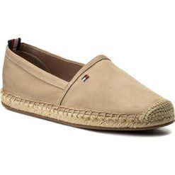 Espadryle TOMMY HILFIGER - Int Rana 1D FW0FW02924 Cobblestone 068. Pomarańczowe espadryle damskie TOMMY HILFIGER, bez wzorów, ze skóry ekologicznej, bez obcasa, na płaskiej podeszwie. W wyprzedaży za 179,00 zł.
