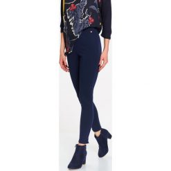 Legginsy damskie, gładkie. Legginsy damskie Top Secret, s, bez wzorów, z dzianiny, klasyczne. W wyprzedaży za 24,99 zł.