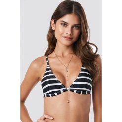 NA-KD Swimwear Góra bikini w paski - Black,Multicolor. Czarne stroje kąpielowe dwuczęściowe damskie NA-KD Swimwear, w paski. W wyprzedaży za 30,47 zł.