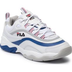 Sneakersy Fila Ray Low 1010578.02G. Białe sneakersy męskie Fila, bez wzorów, bez zapięcia. W wyprzedaży za 259,00 zł.