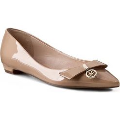 Półbuty GUESS - Tesi FL3TSI PAF02 BEIGE. Czarne półbuty damskie skórzane marki Guess. W wyprzedaży za 339,00 zł.