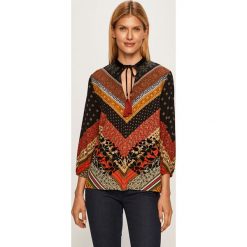 Desigual - Bluzka. Bluzki damskie Desigual, s, bez wzorów, z wiskozy, bez kołnierzyka, bez rękawów. W wyprzedaży za 199,90 zł.