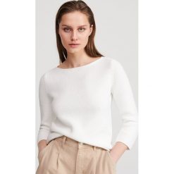 Sweter z waflowym splotem - Kremowy. Białe swetry damskie Reserved, s, bez wzorów, ze splotem, bez rękawów, bez kaptura. Za 59,99 zł.