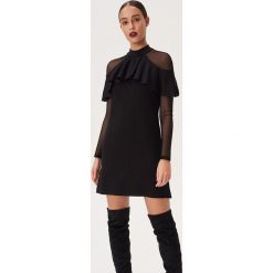 Sukienka mini z falbaną - Czarny. Czarne sukienki damskie Sinsay, s, bez wzorów, bez kołnierzyka, bez rękawów, mini. Za 59,99 zł.