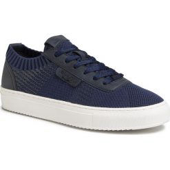 Tenisówki MARC O'POLO - 002 25573501 614 Navy 890. Niebieskie półbuty męskie Marc O'Polo, na co dzień, bez wzorów, z gumy, klasyczne, bez zapięcia. W wyprzedaży za 349,00 zł.
