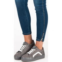 SZARE ZAMSZOWE TRAMPKI. Szare buty sportowe damskie SPORT, bez wzorów, z zamszu, bez zapięcia. Za 89,90 zł.