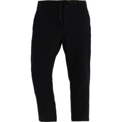 Chinosy męskie: Nowadays DEEP CROTCH Spodnie materiałowe black