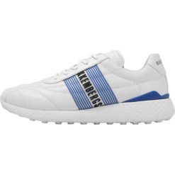 Bikkembergs Sneakersy niskie white/bluette. Białe trampki męskie Bikkembergs, bez zapięcia. W wyprzedaży za 662,40 zł.