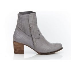 Botki na słupku z wywijaną cholewką - skóra naturalna - model 454 - kolor szara kratka. Szare botki damskie Zapato, na wiosnę, ze skóry, eleganckie, za kostkę, na wysokim obcasie, na obcasie, na zamek. Za 399,00 zł.