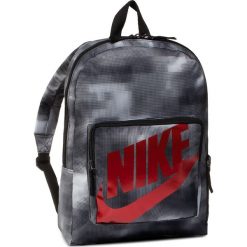 Plecak NIKE - BA6213-010 Szary. Szare plecaki męskie Nike, bez wzorów, z materiału, sportowe. Za 119,00 zł.