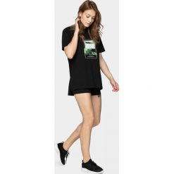 T-shirt damski TSD628 - głęboka czerń - Outhorn. Koszulki damskie Outhorn, bez wzorów, bez kołnierzyka. W wyprzedaży za 39,99 zł.