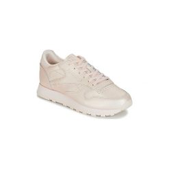 Buty Reebok Classic CLASSIC LEATHER. Różowe trampki i tenisówki damskie Reebok Classic, bez wzorów, bez zapięcia. Za 319,20 zł.