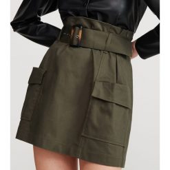 Mini spódnica cargo - Khaki. Brązowe spódniczki damskie Reserved, bez wzorów, mini. Za 99,99 zł.