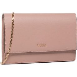 Torebka LIU JO - S Crossbody AA0167 E0087 Cameo Rose 41310. Różowe torebki klasyczne damskie Liu Jo, bez wzorów, ze skóry ekologicznej, wizytowe, bez dodatków. Za 389,00 zł.