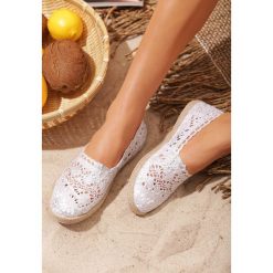 Srebrne Espadryle Satisfyingly. Szare espadryle damskie Born2be, bez wzorów, bez obcasa. Za 59,99 zł.